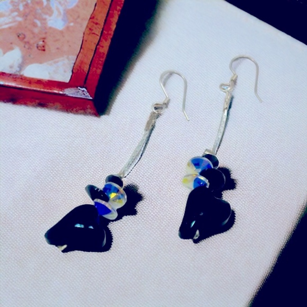 SPARKLING CRYSTAL HEART DANGLING EARRINGS DEEP PURPLE IRIDESCENT AND SILVER